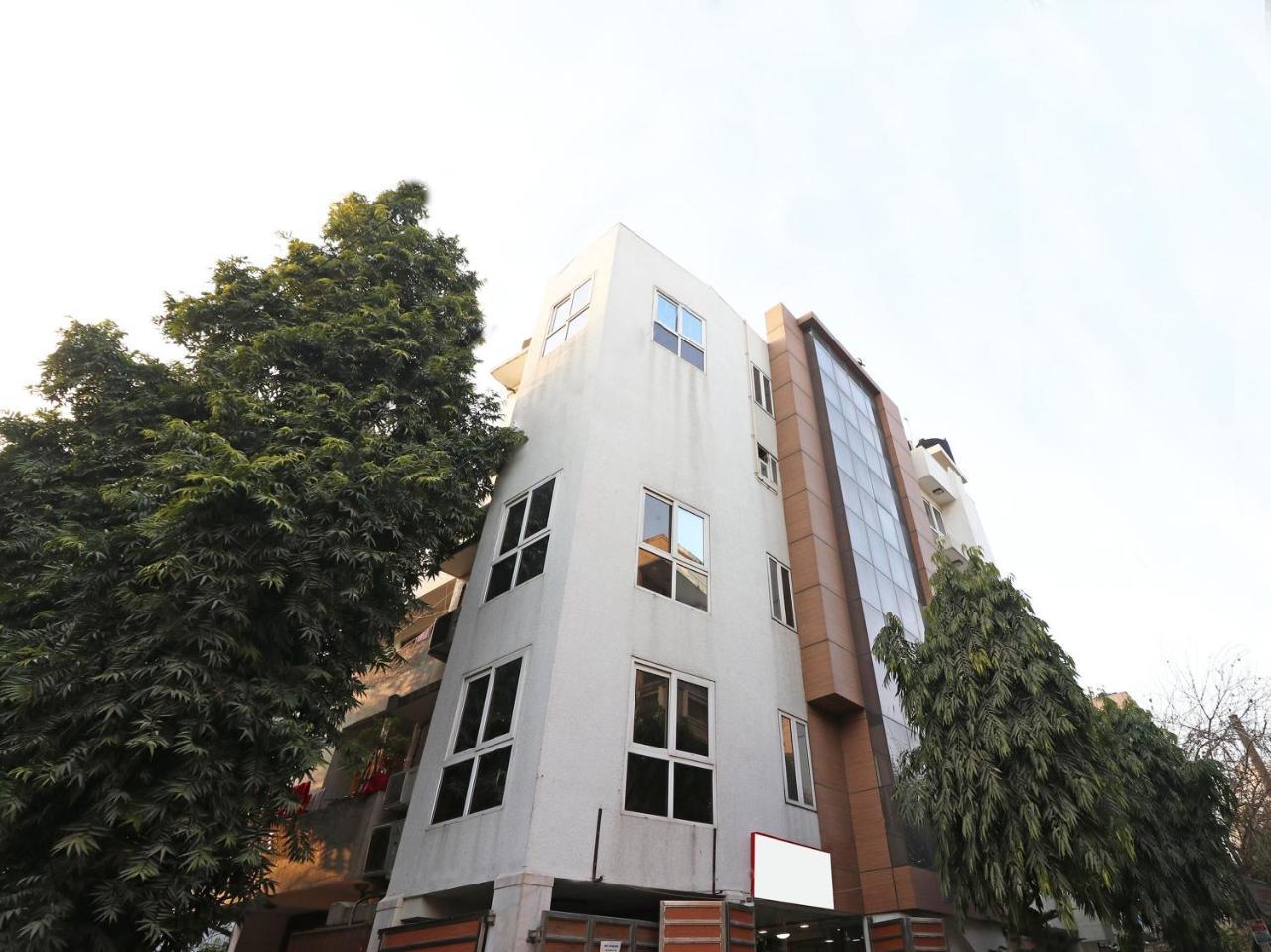 Oyo 9536 Bee For Home Stay New Delhi Exterior photo